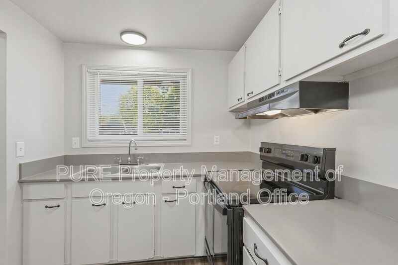 18411 E Burnside St #105 - Photo 3 of 20