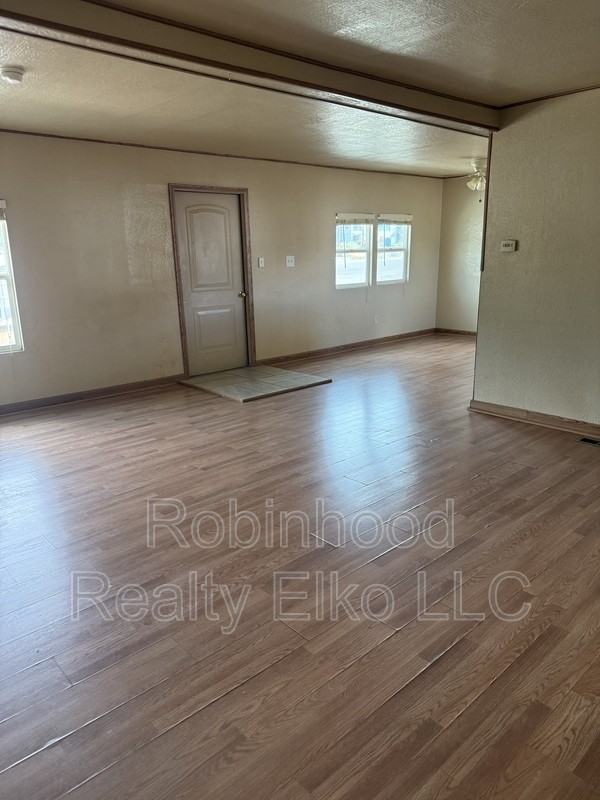 1235 Avenue G - Photo 4 of 20