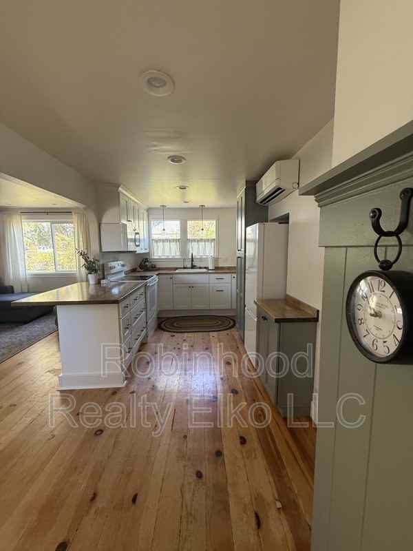 620 Maple St - Photo 6 of 24