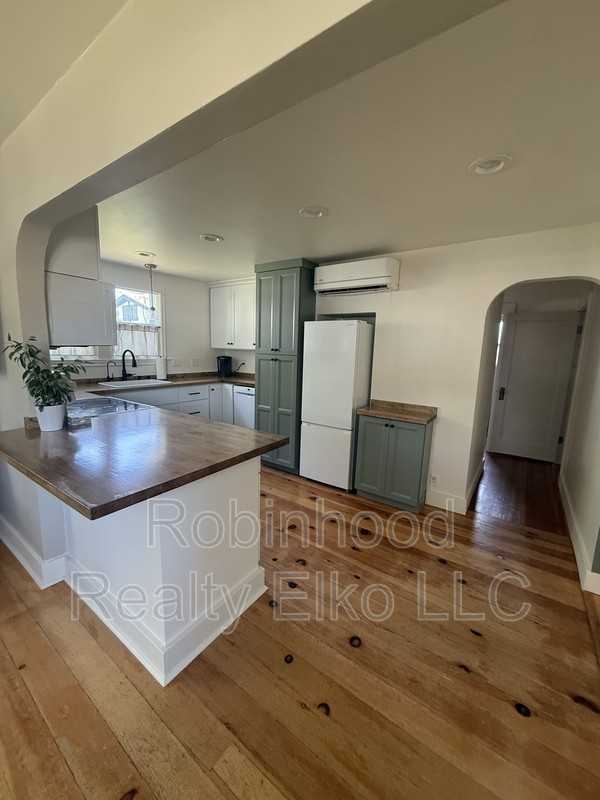 620 Maple St - Photo 7 of 24