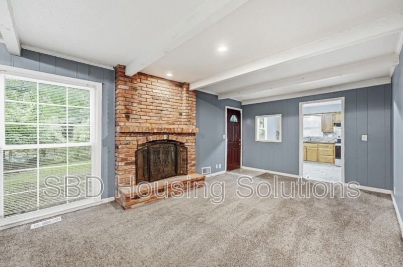 12812 Bristol Ave - Photo 4 of 15