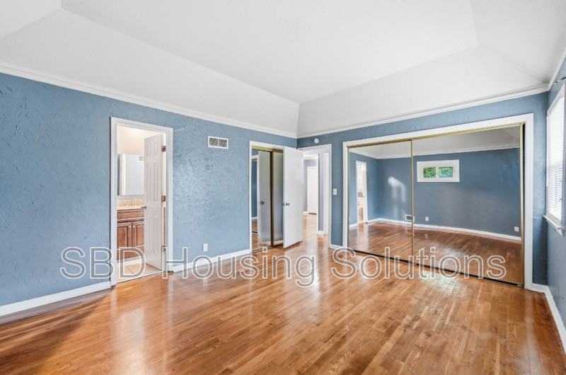 12812 Bristol Ave - Photo 5 of 15