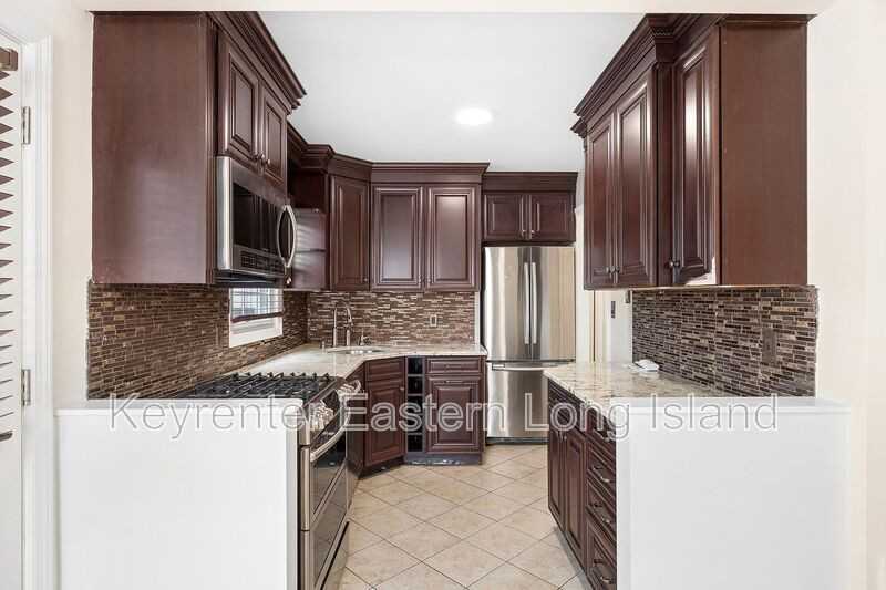 2 Dorset Ln - Photo 3 of 10