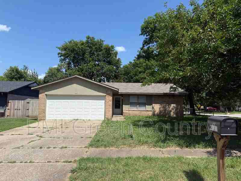 4317 S 4th St - Photo 2 of 13
