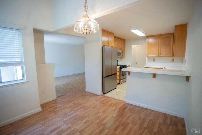 1549 Monarch Pl - Photo 2 of 11