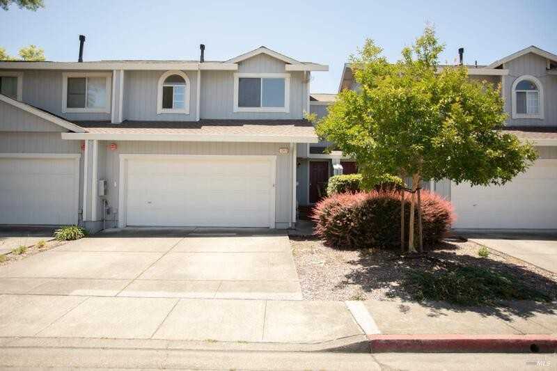 1549 Monarch Pl - Photo 4 of 11
