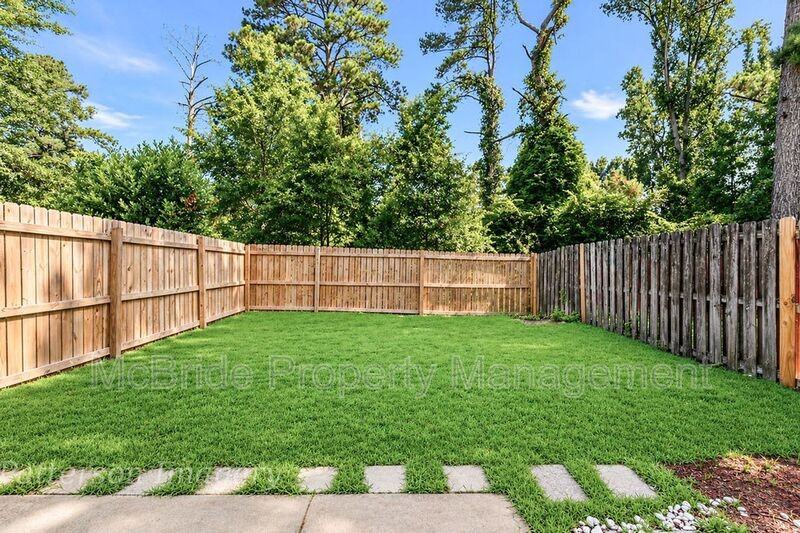 1217 Longpoint Dr - Photo 4 of 17