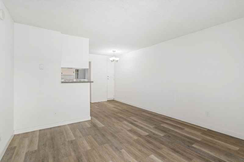 12514 Culver Blvd - Photo 5 of 19