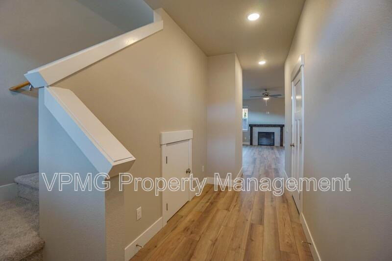 313 E Caribou Ct - Photo 3 of 32