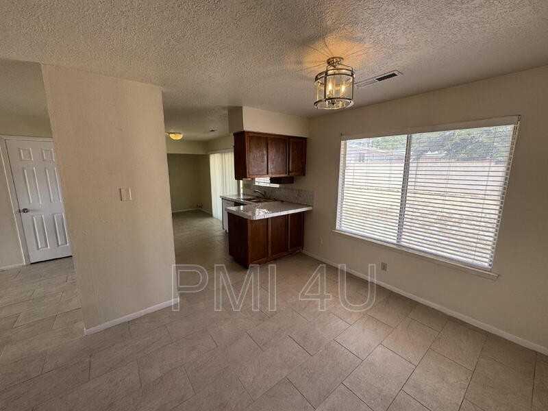 9605 Benavides Rd Sw - Photo 6 of 29