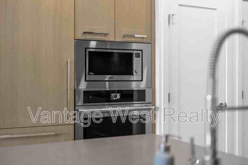 3200 Lakeshore Rd - Photo 7 of 36