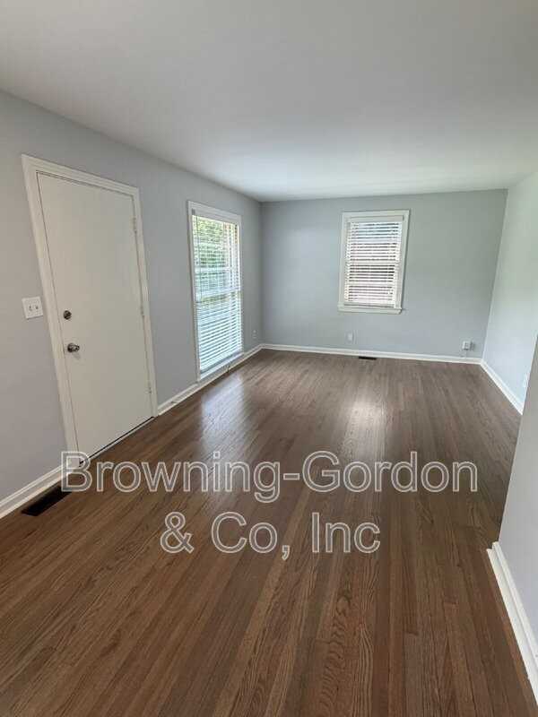 538 Fairlane Dr - Photo 5 of 20