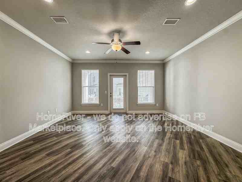 7297 Majestic Blvd - Photo 7 of 10