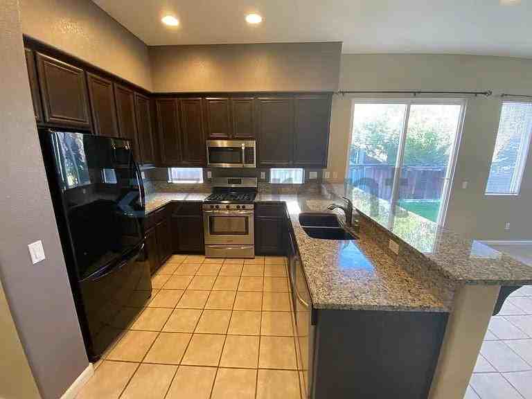 4591 Mount Bachelor Dr - Photo 4 of 14