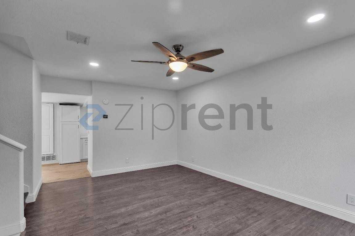 397 Eldridge Ave - Photo 5 of 32
