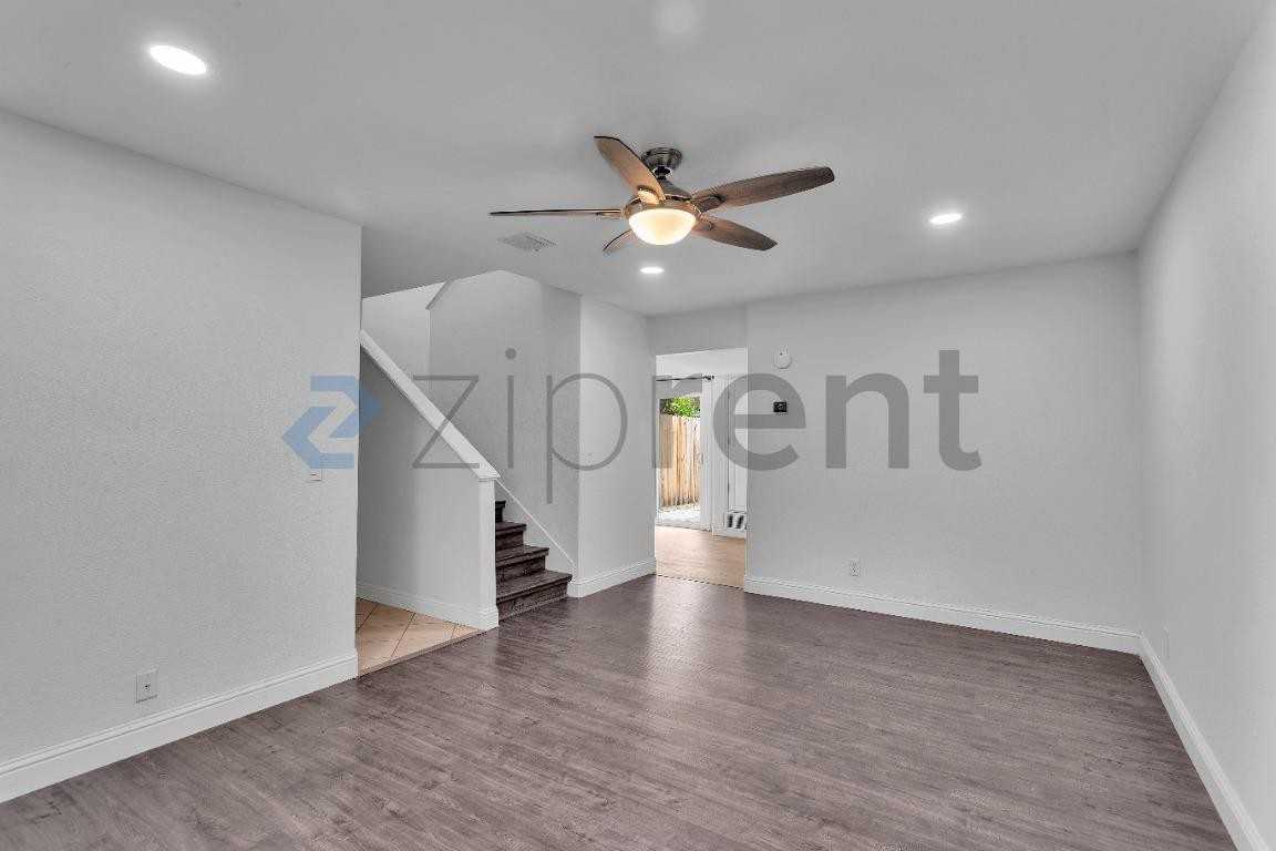 397 Eldridge Ave - Photo 6 of 32