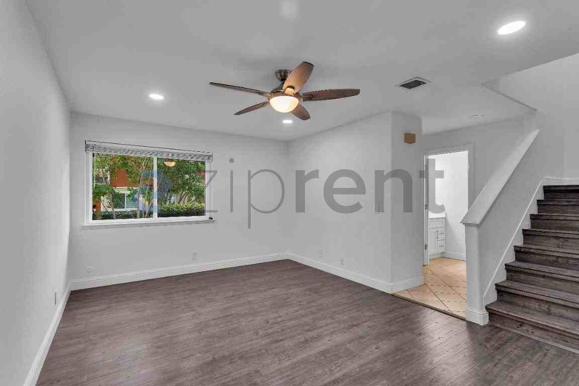 397 Eldridge Ave - Photo 7 of 32