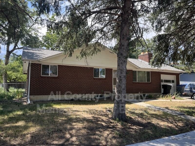 1729 Countess Ct - Photo 2 of 4