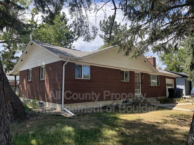 1729 Countess Ct - Photo 3 of 4