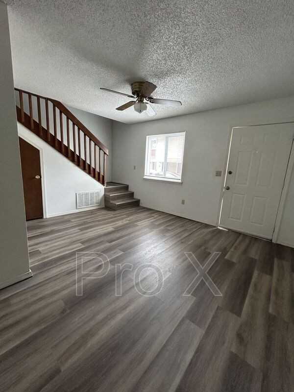 1108 S Joplin St #B - Photo 2 of 11