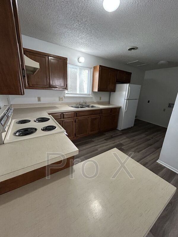 1108 S Joplin St #B - Photo 3 of 11
