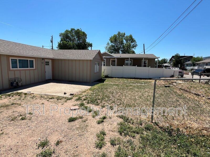 215 Cheyenne St #42 - Photo 2 of 16