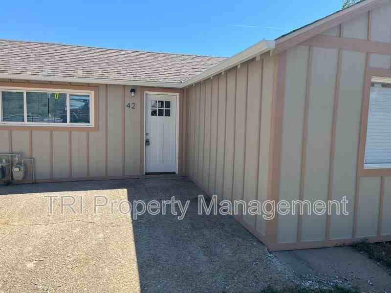 215 Cheyenne St #42 - Photo 3 of 16