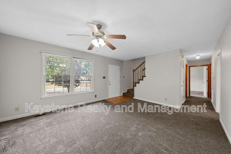 3445 Arvin Dr - Photo 3 of 16