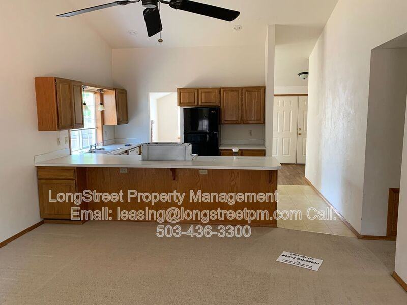 3044 Ne Glacier Way - Photo 5 of 27