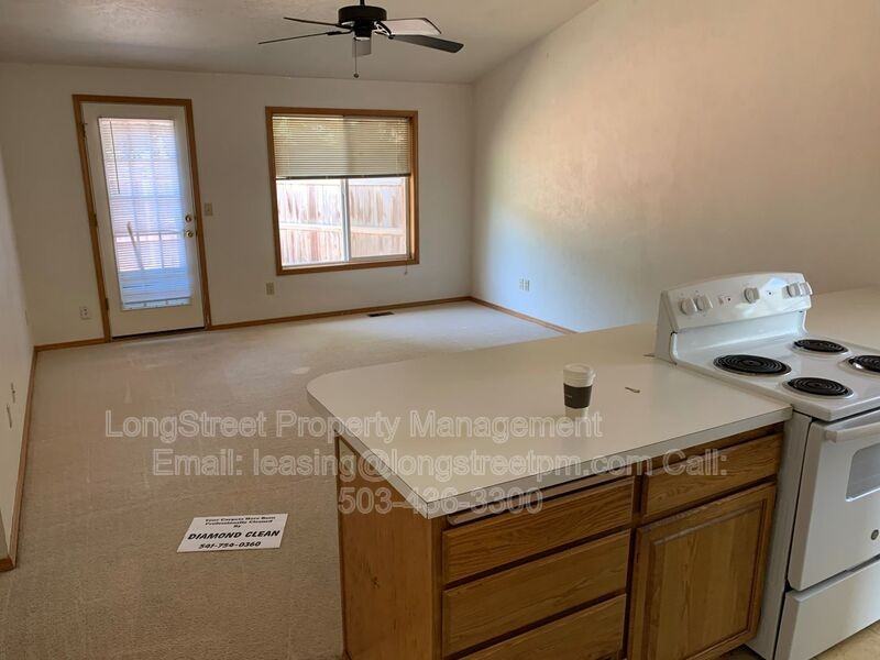 3044 Ne Glacier Way - Photo 6 of 27