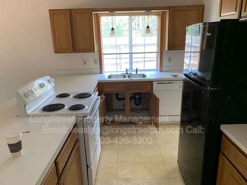 3044 Ne Glacier Way - Photo 7 of 27