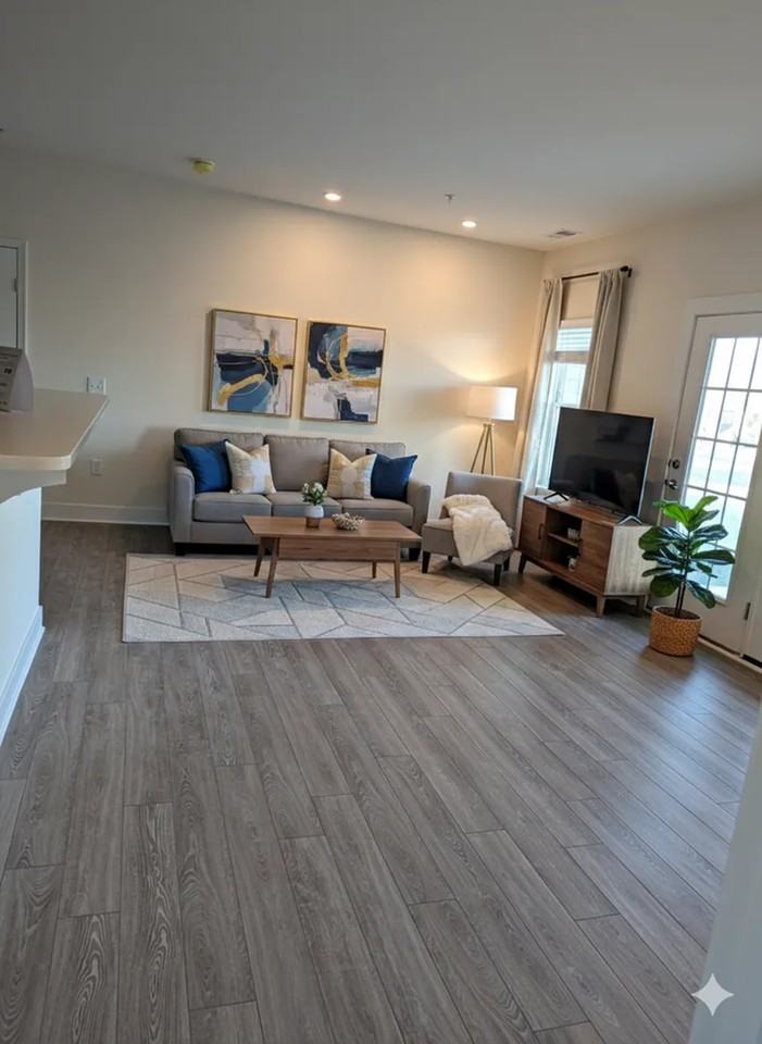 Building 4 - Photo 7 of 10