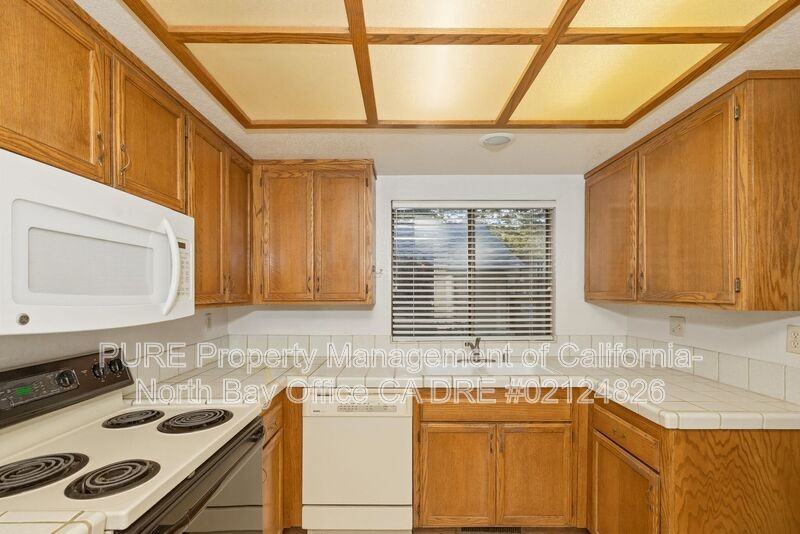 2102 Chianti Dr - Photo 4 of 23