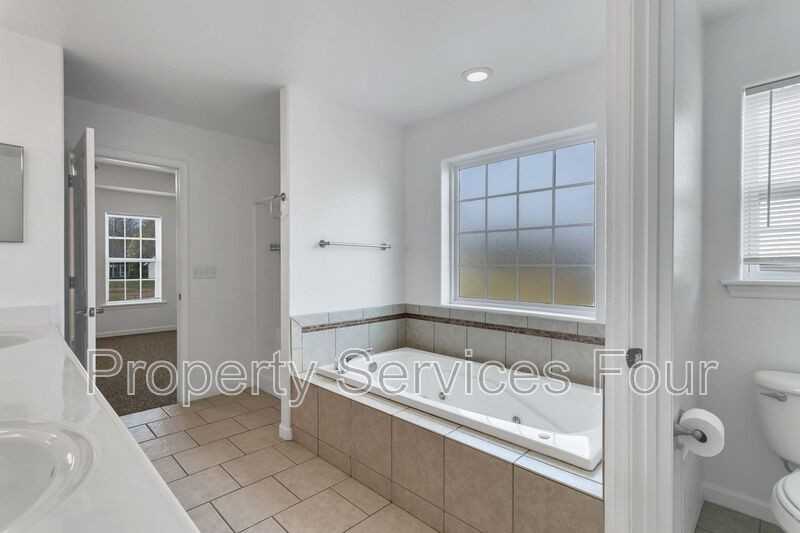 235 Moyock Landing Dr - Photo 5 of 13