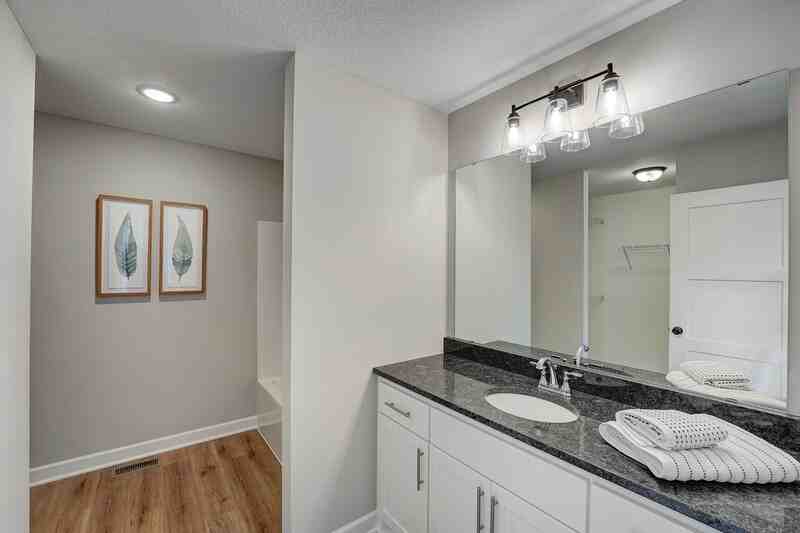11458 W Laketowne Dr - Photo 7 of 16