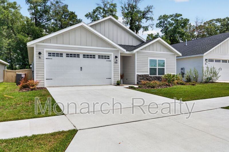 1075 Sw 66th Ter - Photo 3 of 37