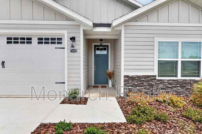 1075 Sw 66th Ter - Photo 4 of 37