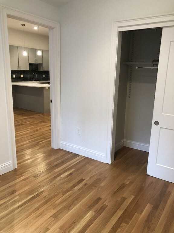 166 Newbury St #4R - Photo 6 of 7