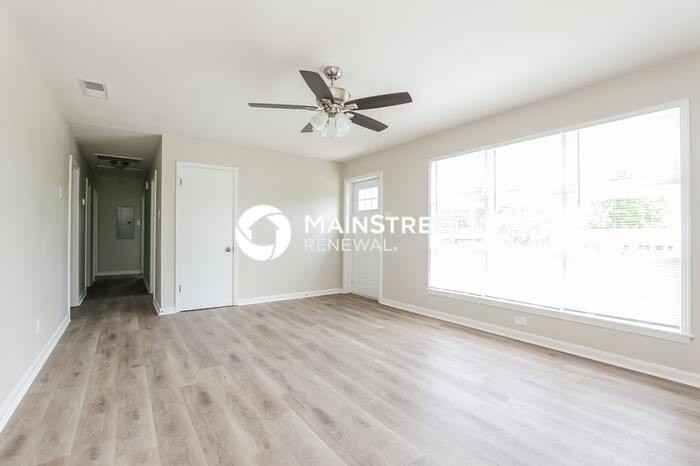 104 Oak Dr - Photo 3 of 16