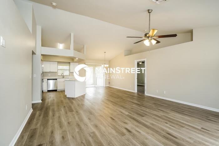 1154 Nw 27th Ave - Photo 3 of 16