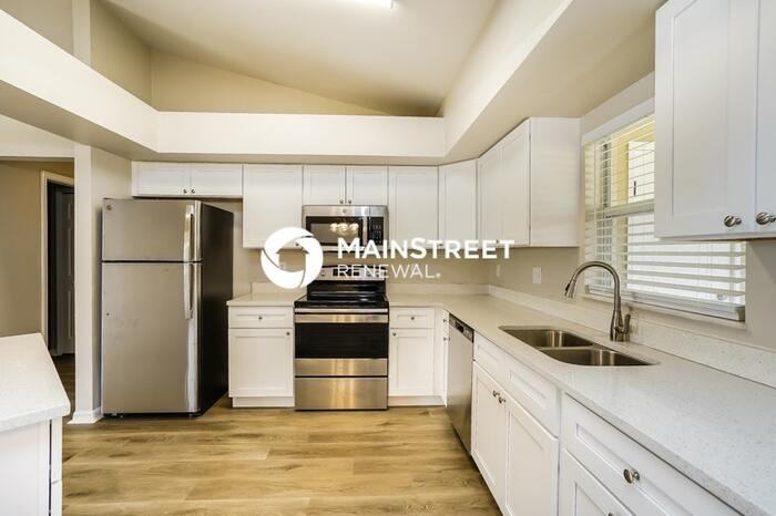 1154 Nw 27th Ave - Photo 6 of 16