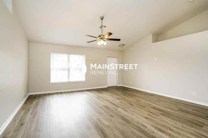 1154 Nw 27th Ave - Photo 7 of 16