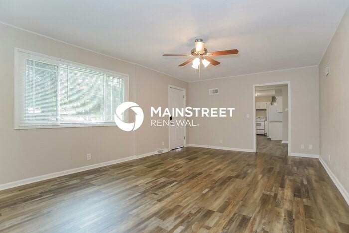 4918 Benson St - Photo 6 of 17