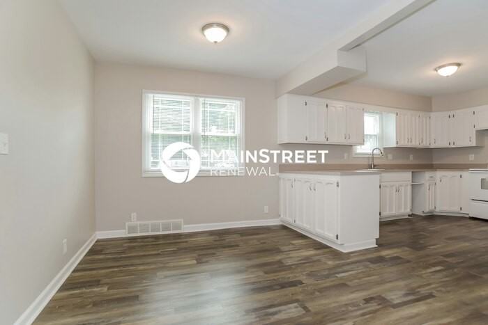 4918 Benson St - Photo 7 of 17