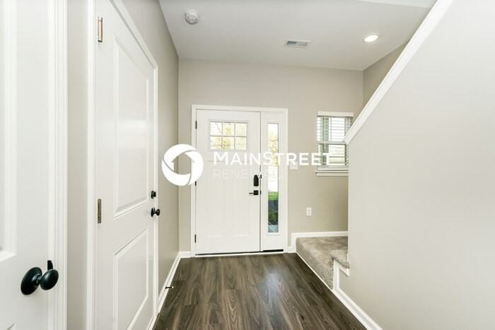 2053 N Sarah Dr - Photo 3 of 17