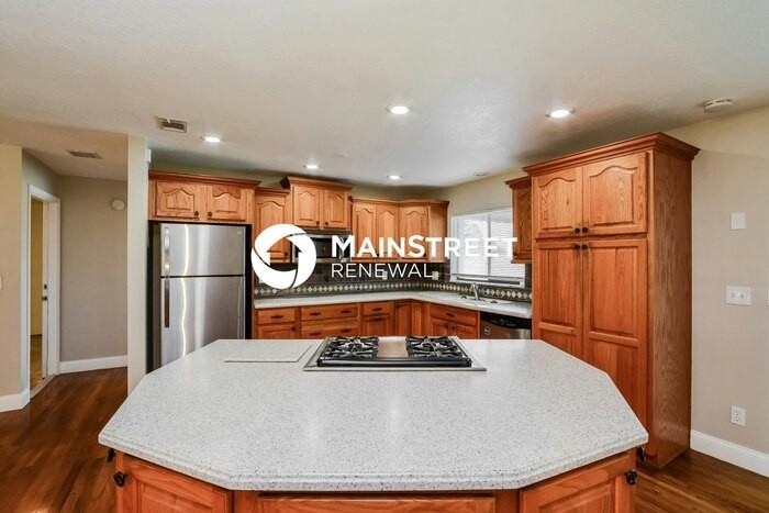 931 Waverly Dr - Photo 7 of 16