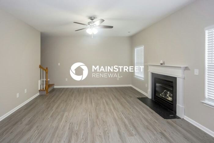 823 Reigate Rd - Photo 5 of 16