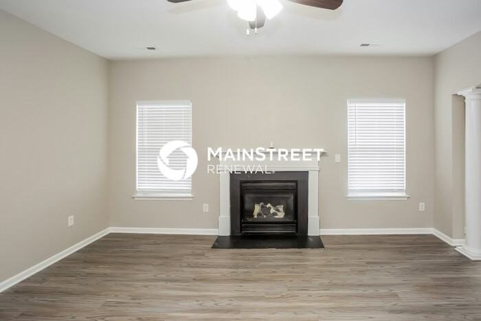 823 Reigate Rd - Photo 6 of 16