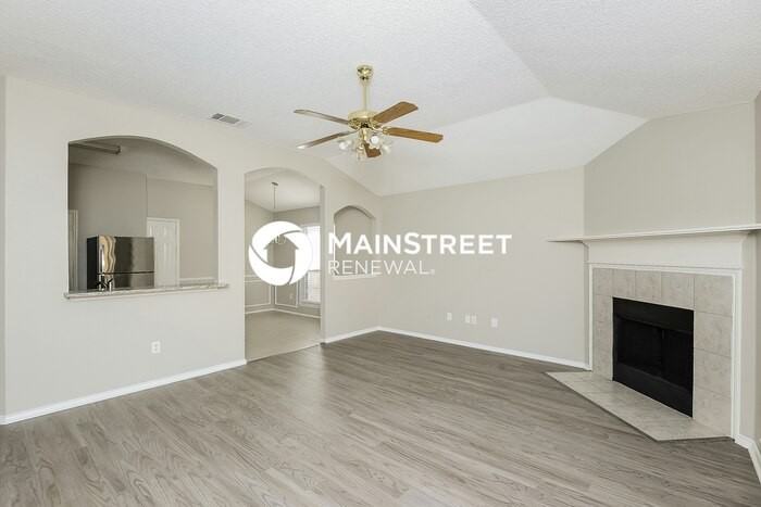 8645 Fountainview Ter - Photo 3 of 15