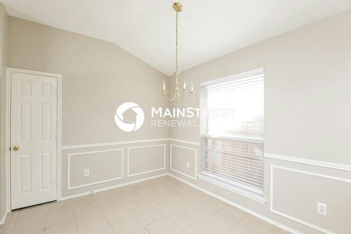 8645 Fountainview Ter - Photo 5 of 15